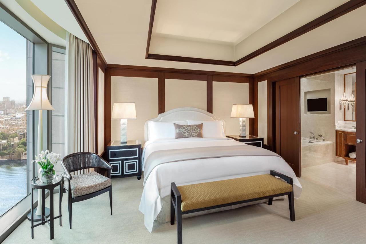 Hotel The St. Regis Il Cairo Esterno foto A bedroom at the Four Seasons Hotel