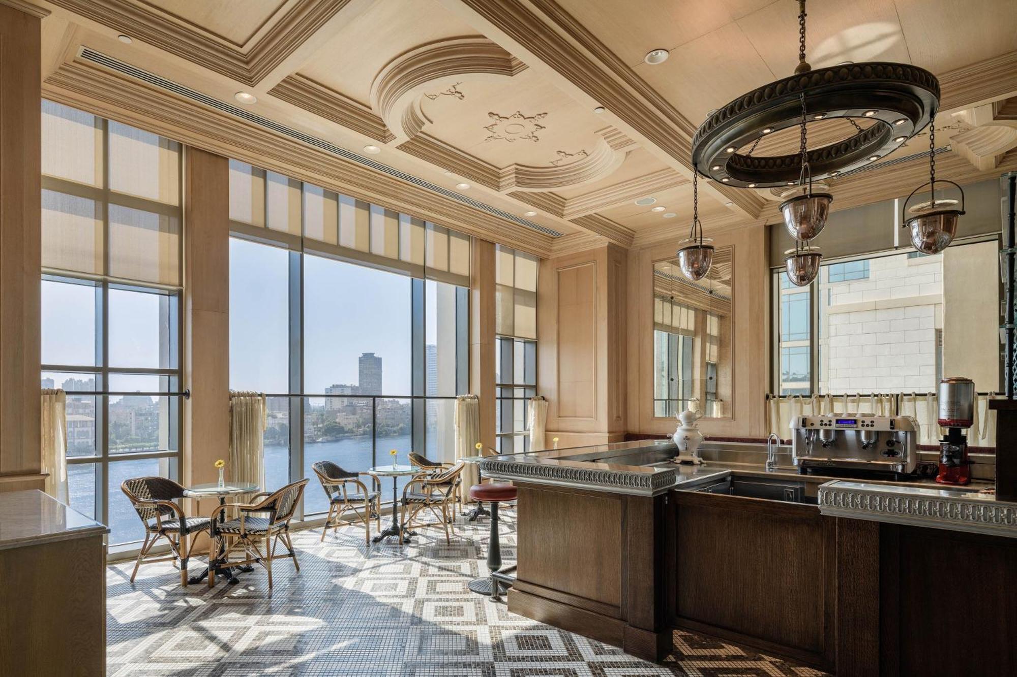 Hotel The St. Regis Il Cairo Esterno foto The 360° Bar